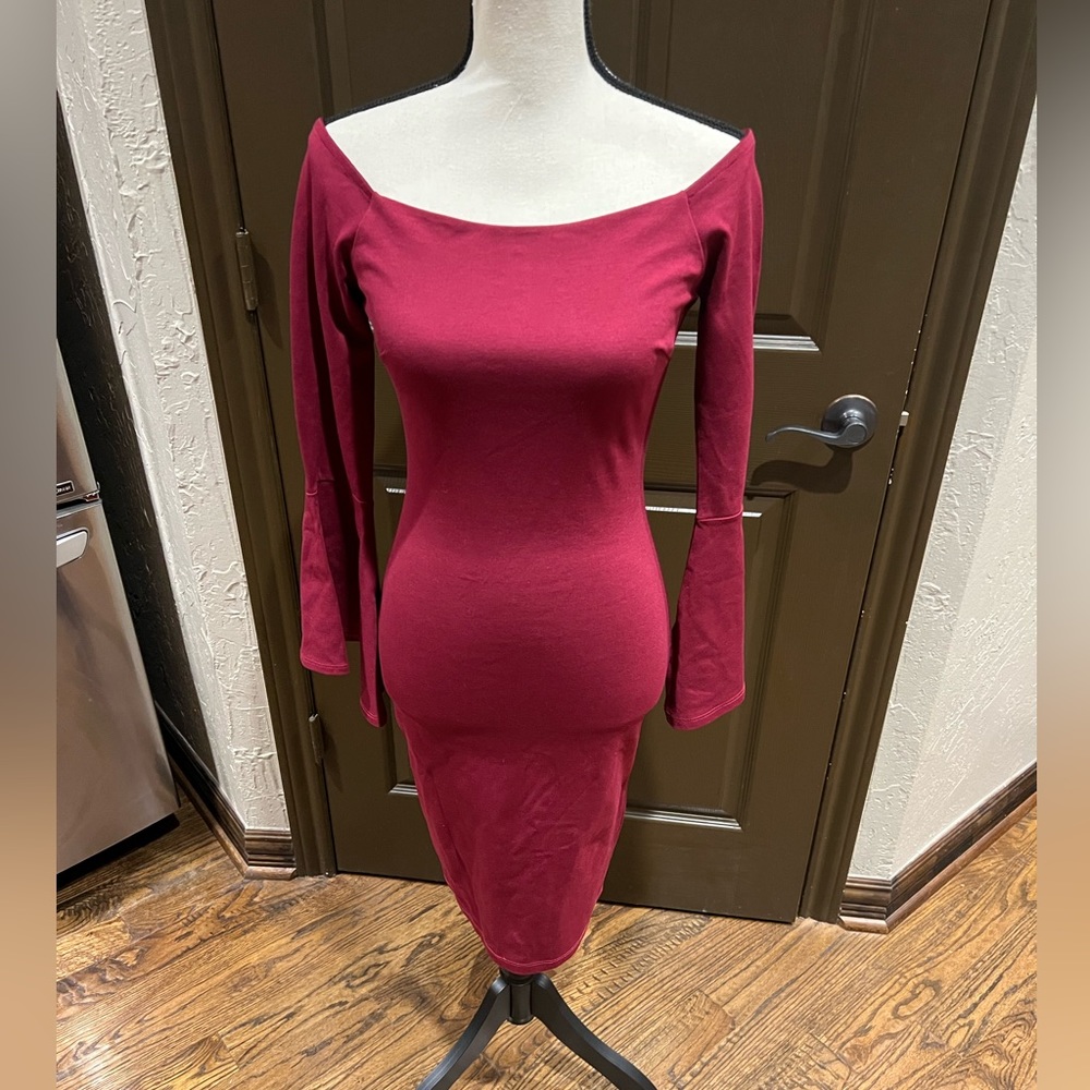 All She Wants Burgundy Off-the-Shoulder Midi Dress Size Small - Picture 3 of 7